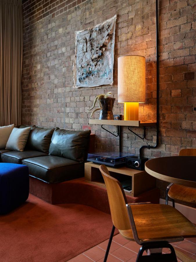 Ace Hotel Sydney Esterno foto A living room in a loft apartment