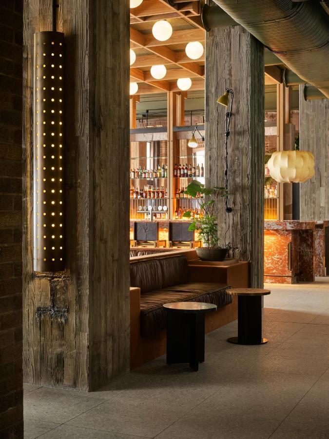 Ace Hotel Sydney Esterno foto The bar at the hotel